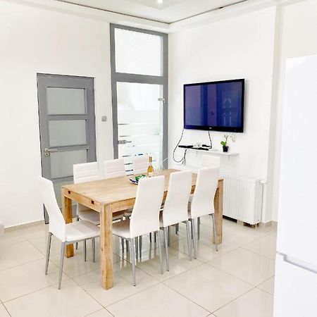 Luxury Apartment In The Centre Ac Parking Garden Boedapest Buitenkant foto