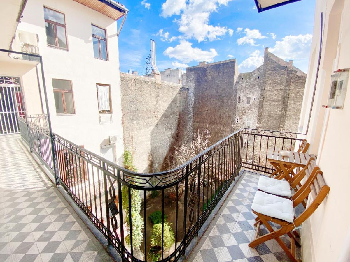 Luxury Apartment In The Centre Ac Parking Garden Boedapest Buitenkant foto